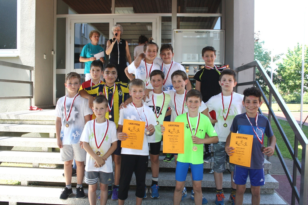 Volksschule Sportfest C Siegerehrung 24-06-2016 _17_.JPG