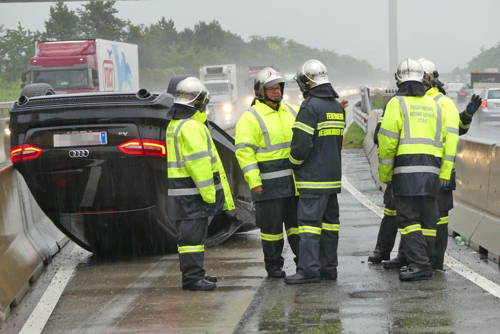 ED27062016_Stau nach VU_A2 Baustelle Seebenstein _4_.jpg