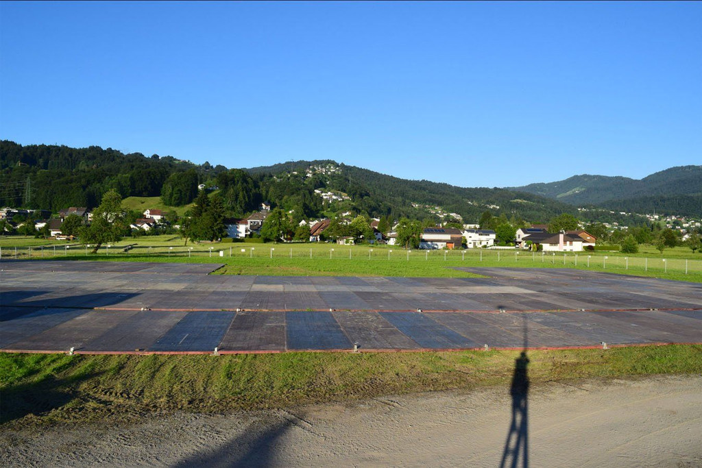 Zeltaufbau003.jpg