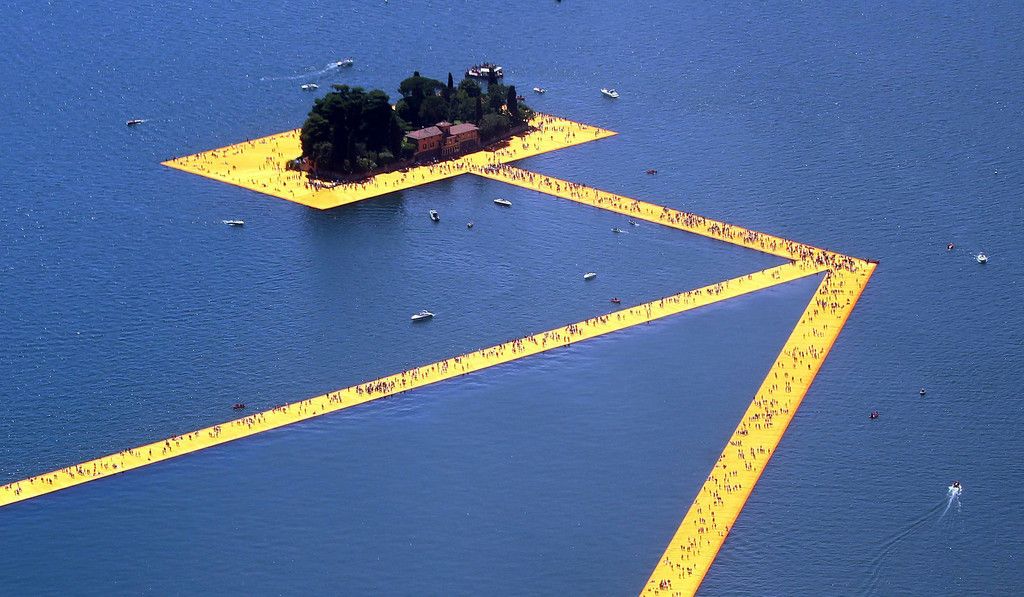 Italy_Christo_Floating_Piers_1.jpg