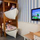 EP12_BellRock_Zimmer_Boote_Kids_01.jpg