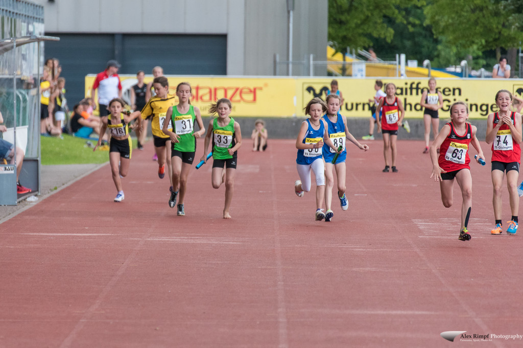 27921328825_Staffel__bergabe Jolien-Carina.jpg