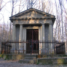 17-Wien-Neuwaldegg_Schwarzenbergpark_Grabmal_31032005.JPG