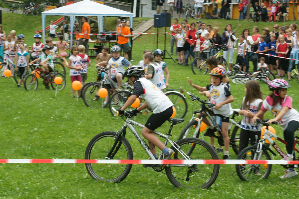 Schoppernau Triathlon  Florian  startet und  __bernimmt die  F__hrung  .jpg