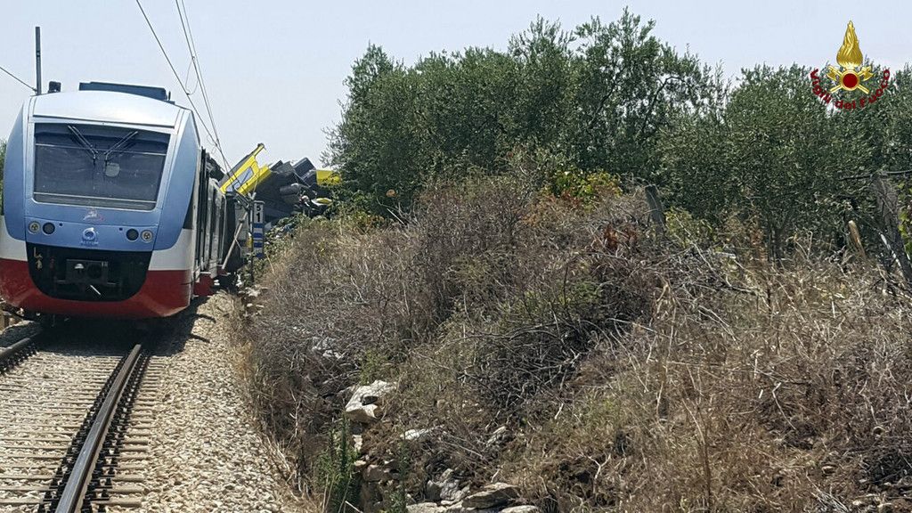 Italy_Train_Crash.jpg