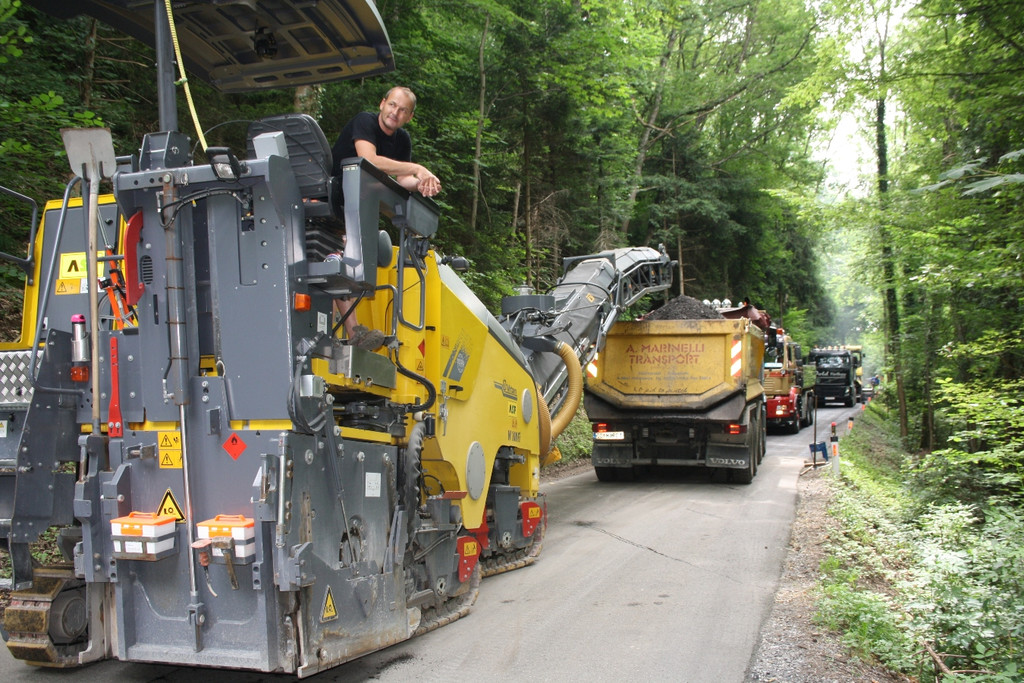 Pf__nderstra__e Asphaltierung Unterhaggen 2016 _2_.JPG