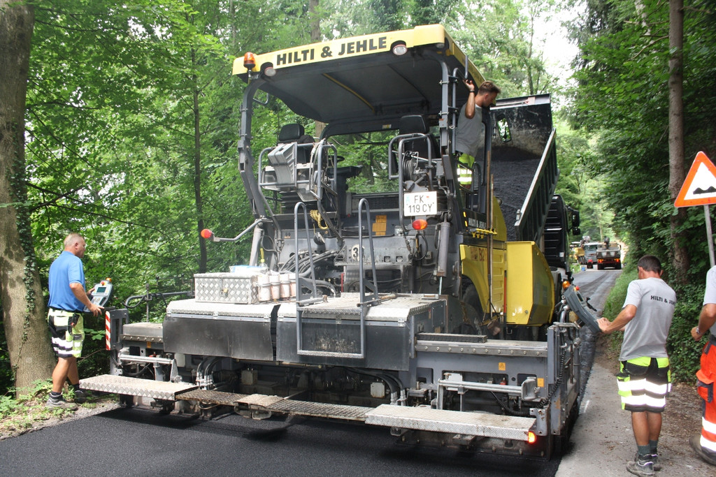 Pf__nderstra__e Asphaltierung Unterhaggen 2016 _13_.JPG