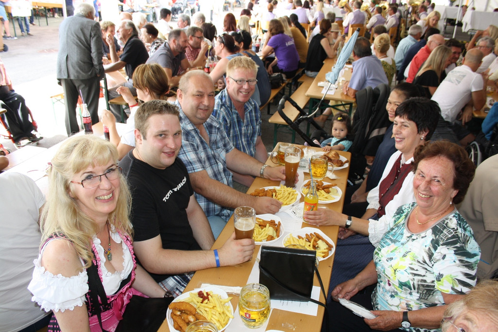A Musikverein DORFFEST Symbolfotos Termin 2016 _6_.JPG