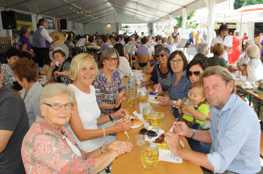 A Musikverein DORFFEST Symbolfotos Termin 2016 _5_.JPG