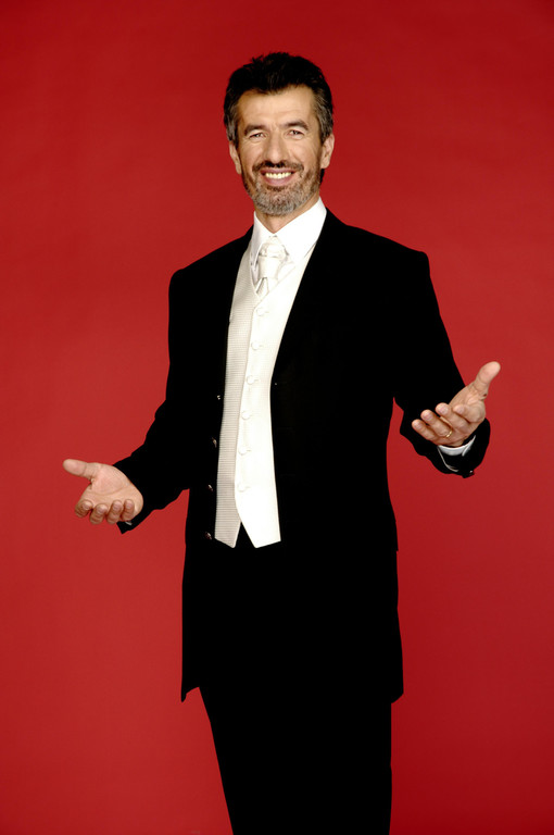 foto rot mit anzug.jpg