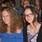 Schulschluss Valentina und Larissa.jpg