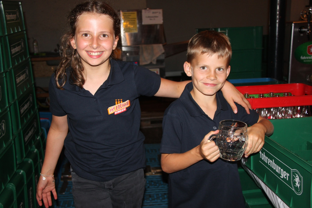 MV Dorffest G KINDER als Helfer Samstag 23-07-2016 _5_.JPG