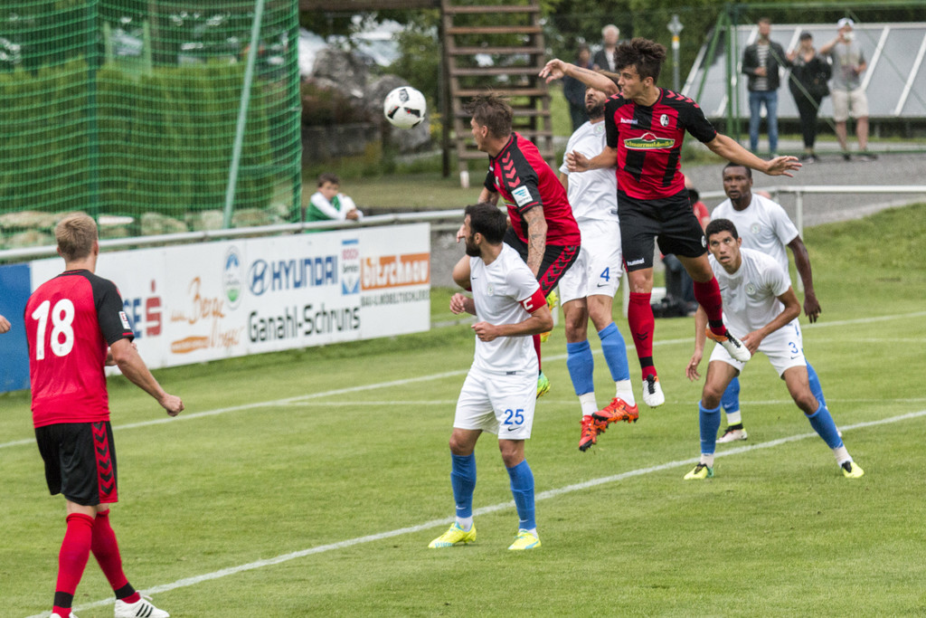 Testspiel SC Freiburg gegen Caykur Rizespor im Stadion Schruns-Tschagguns _c_ Montafon Tourismus GmbH_01.jpg