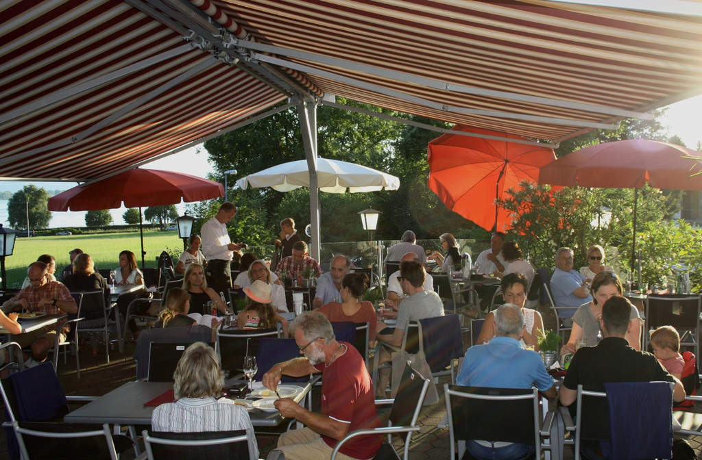 Wellenhof Neuer__ffnung Gastwirt P__LL 07-08-2016 _6_.JPG