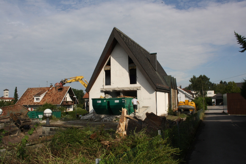 Neuapostolische Kirche ABBRUCH A 2016 _1_.JPG