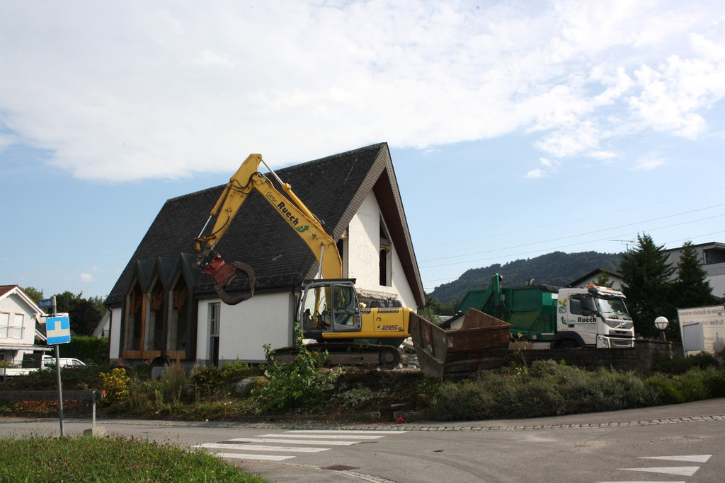 Neuapostolische Kirche ABBRUCH A 2016 _10_.JPG