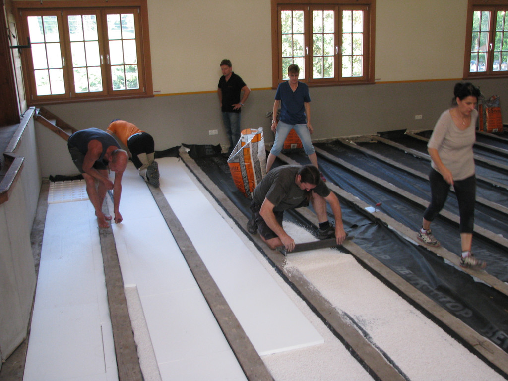 2016_08_01_Vereinshaus_Bodenarbeiten_Foto_v_ B_N___gele_01.JPG