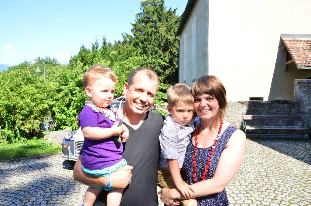 Organisator der Agape Wolfgang Bauer mit Familie.jpg