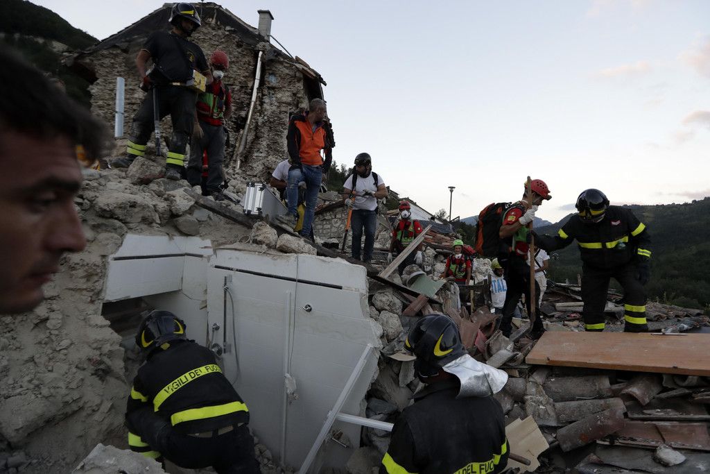 APTOPIX_Italy_Quake.jpg
