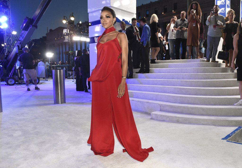 2016_MTV_Video_Music_Awards_-_Red_Carpet.jpg