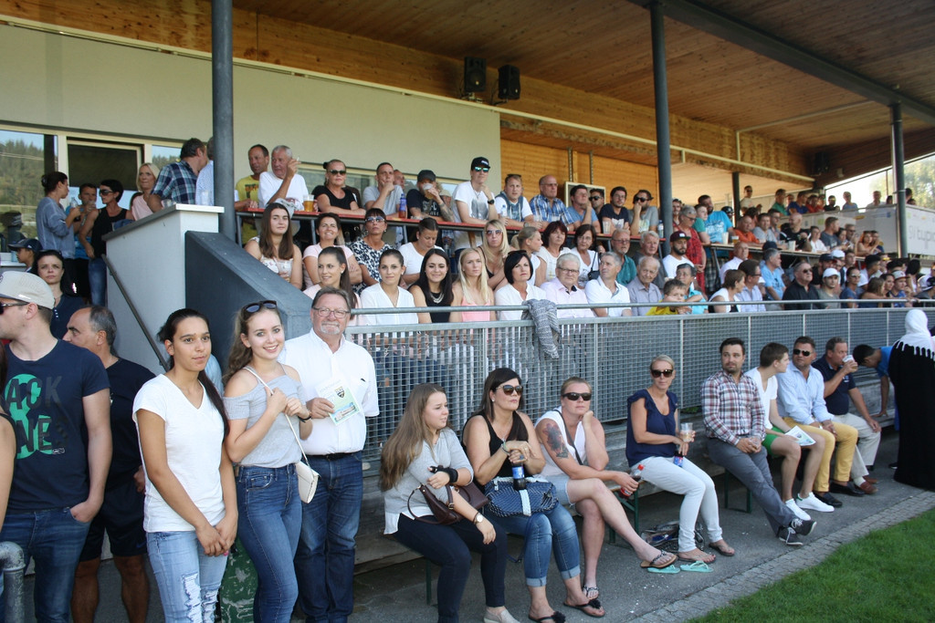 Fu__ball ALTACH gegen LOCHAU Benefizspiel _17_.JPG