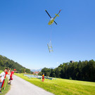 Materialtransport auf Tostner Burg per Heli
