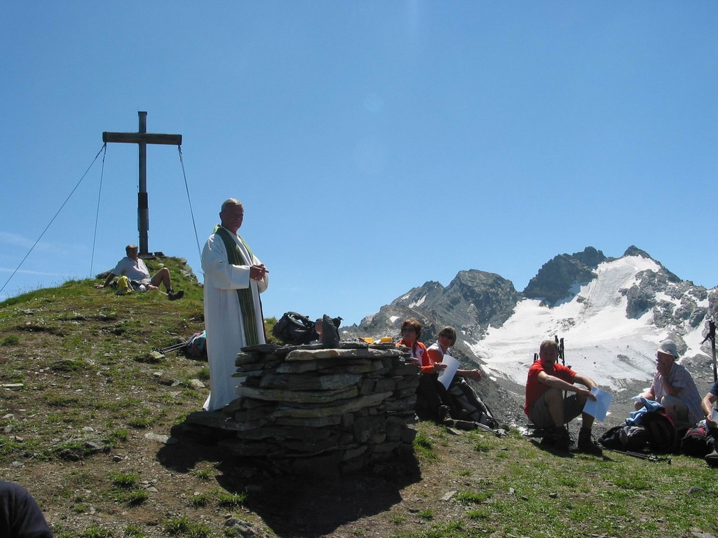 Hennekopf 20 Jahre Gipfelmesse SYMBOLFOTOS 2006 September 2016 _1_.jpg