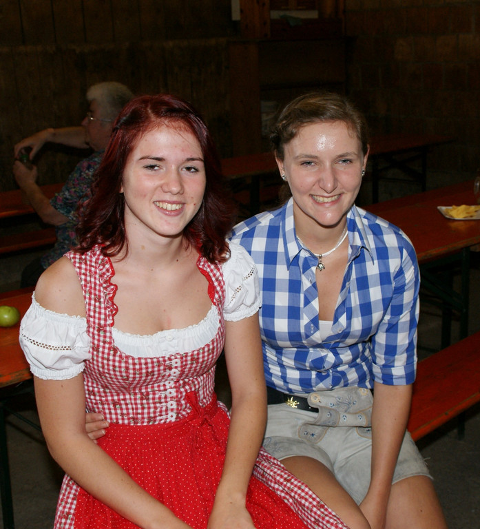 v_li_ Julia und Selina.JPG