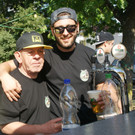 v_li_ Gerri und Pierre an der Bierbar.JPG
