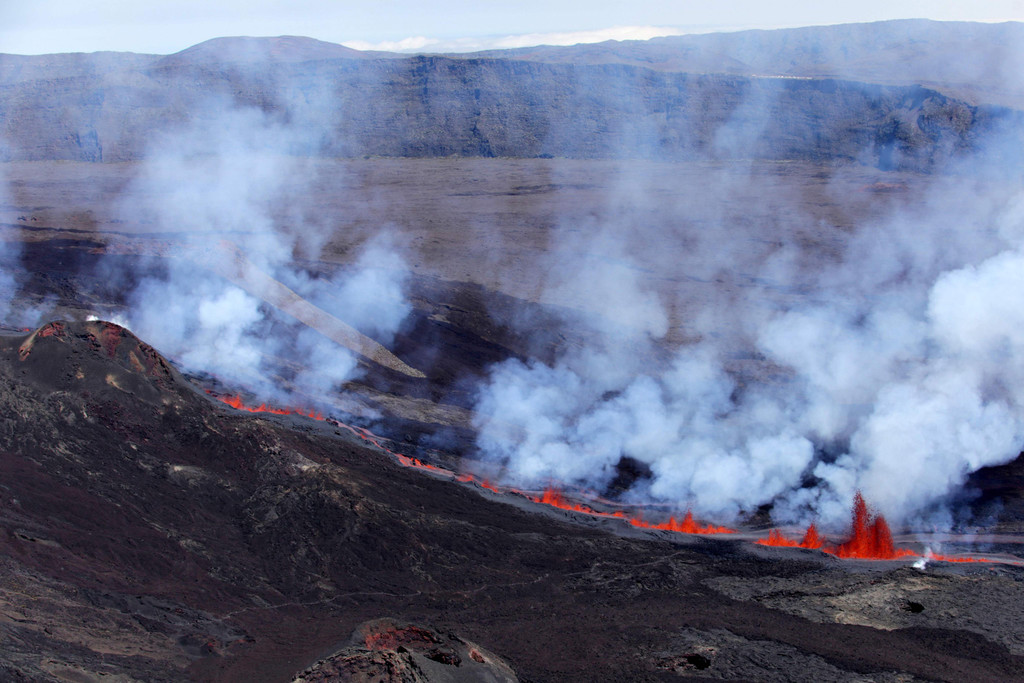 Vulkanausbruch La Reunion 4.jpg