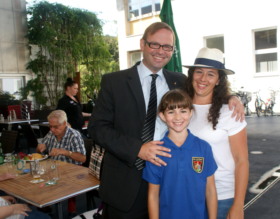 Barbara und Daniel Steinhofer mit ihrer Fl__tistin Sophie _11_.JPG