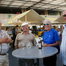 Geselliger Treffpunkt am Samstagvormittag.JPG