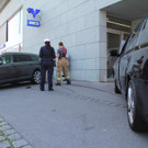 Auto kracht in Volksbank6.JPG