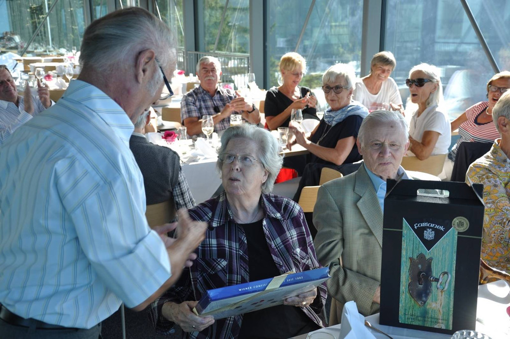 auch die Gattinnen waren dabei.jpg