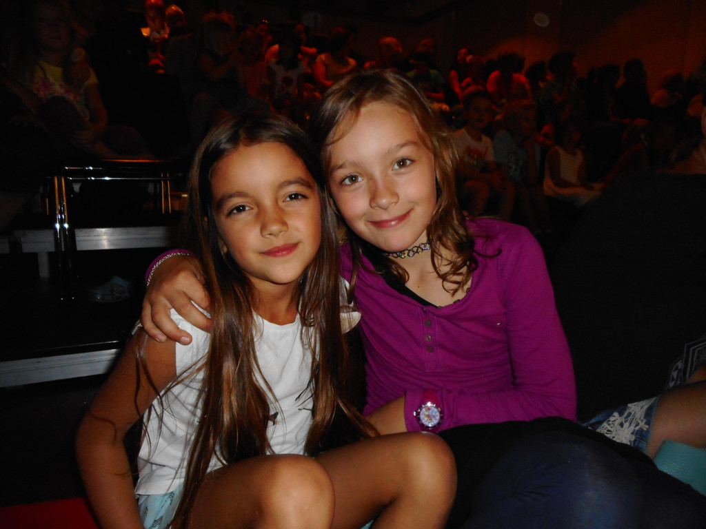 Allegra und Alina.JPG