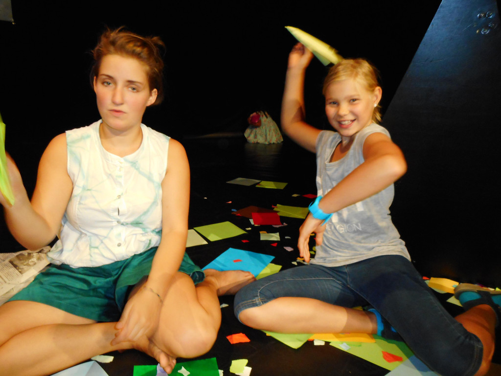 Sarah Gaderer _theater_nuu_ und Katharina.JPG