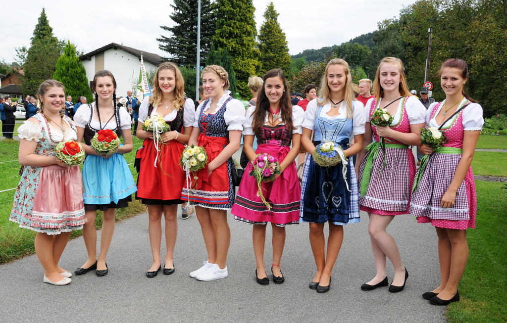 Musikfest Gai__au Ehrendamen 24.jpg