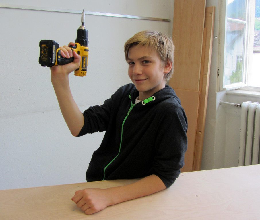 Schnuppern in der Schule Pose.jpg