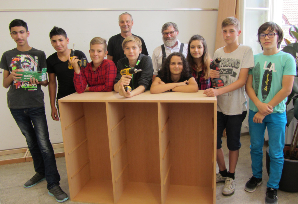 Schnuppern in der Schule Gruppenfoto.jpg