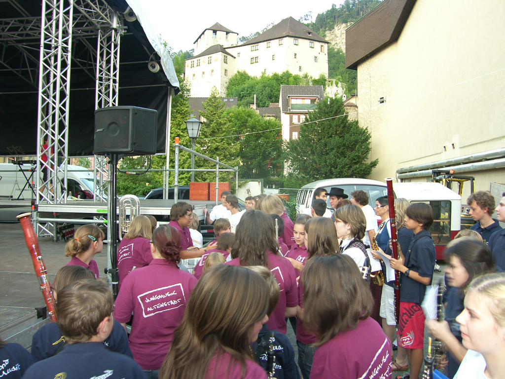 SH100564_JPG-1277630088