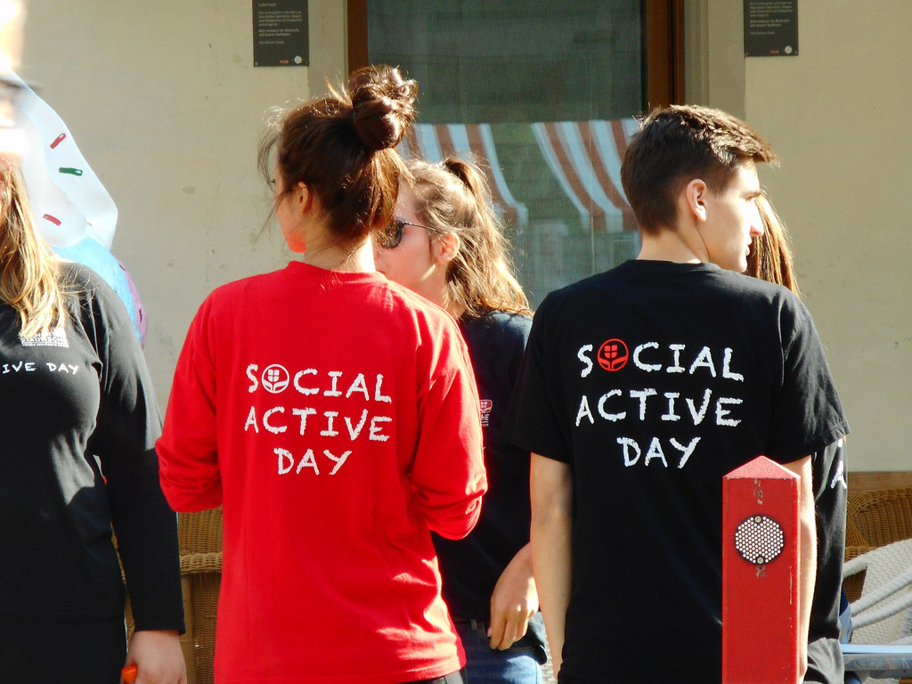Kristina und Simon engagierten sich beim social active day ihrer Firma_.JPG