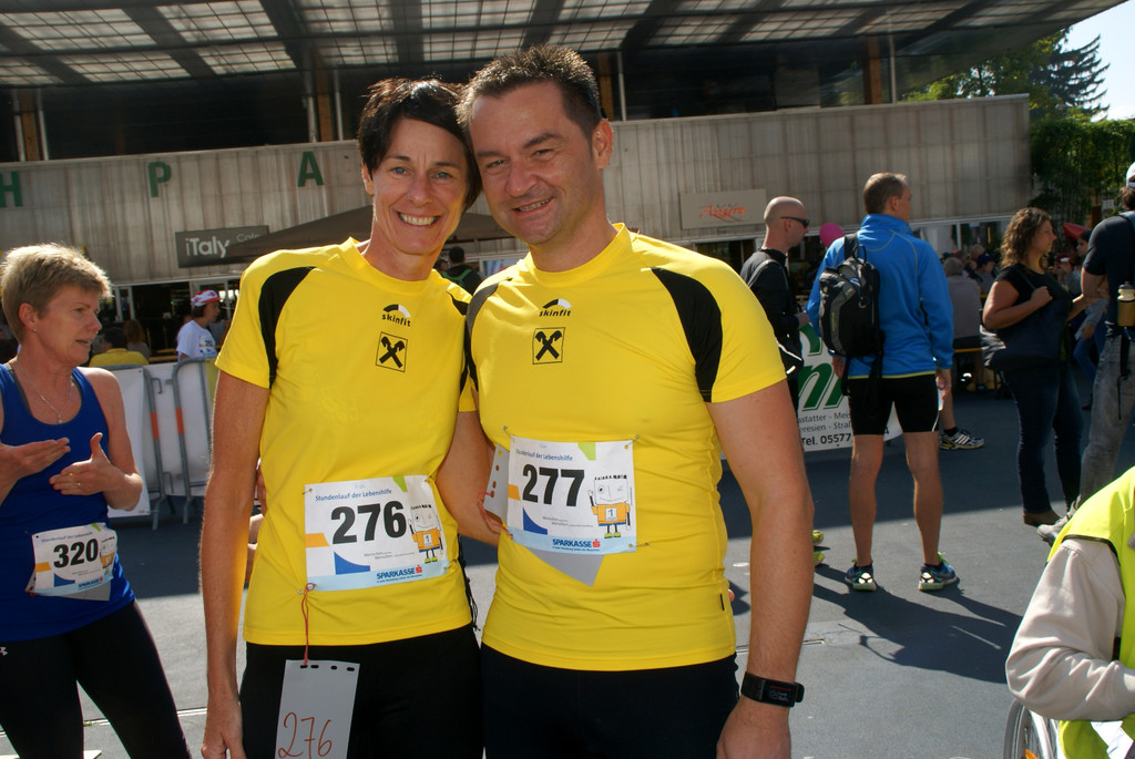 Brigitte und Uwe_ Team Raiffeisenbank im Rheintal.JPG