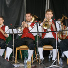 Die Hatler Musik sorgte f__r Stimmung am Platz.JPG