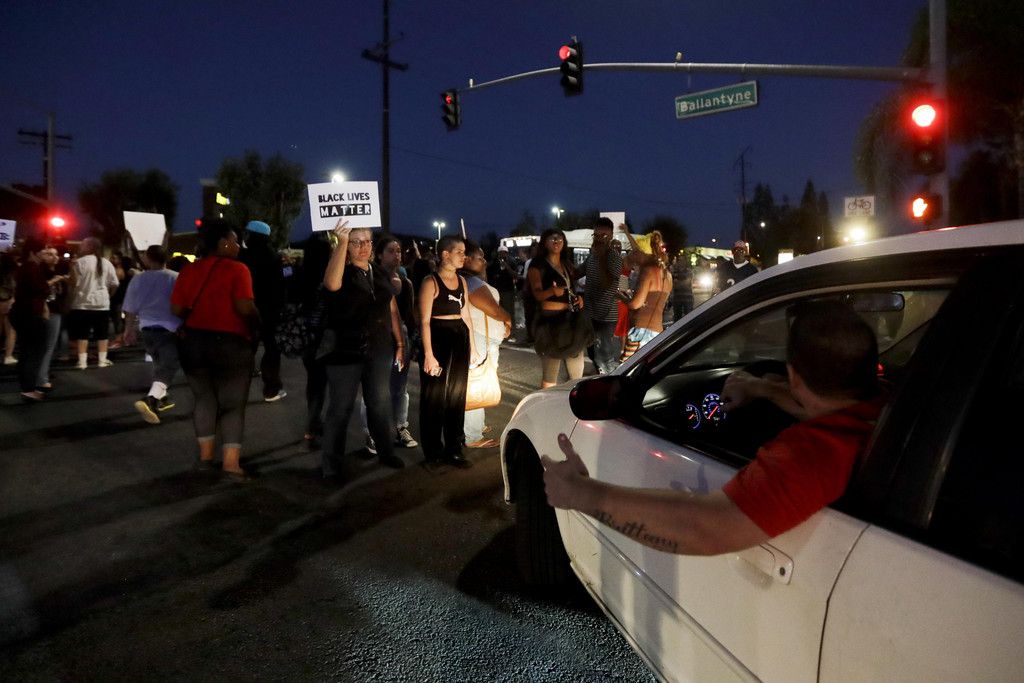 APTOPIX_California_Police_Shooting_1.jpg