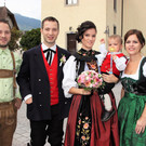 Vor dem Standesamt