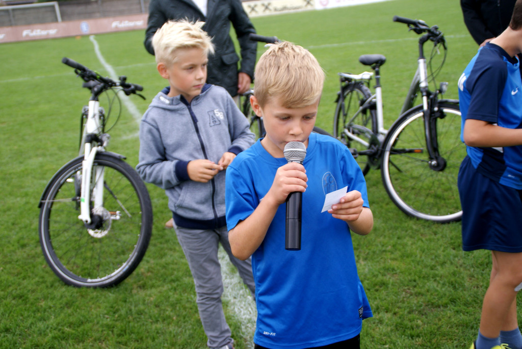 Luis Hagspiel _8_ zog das erste Los.JPG