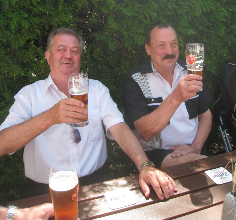 Frueschoppen Reiner mit Bierblosn 2010 _4__jpg-1277664902