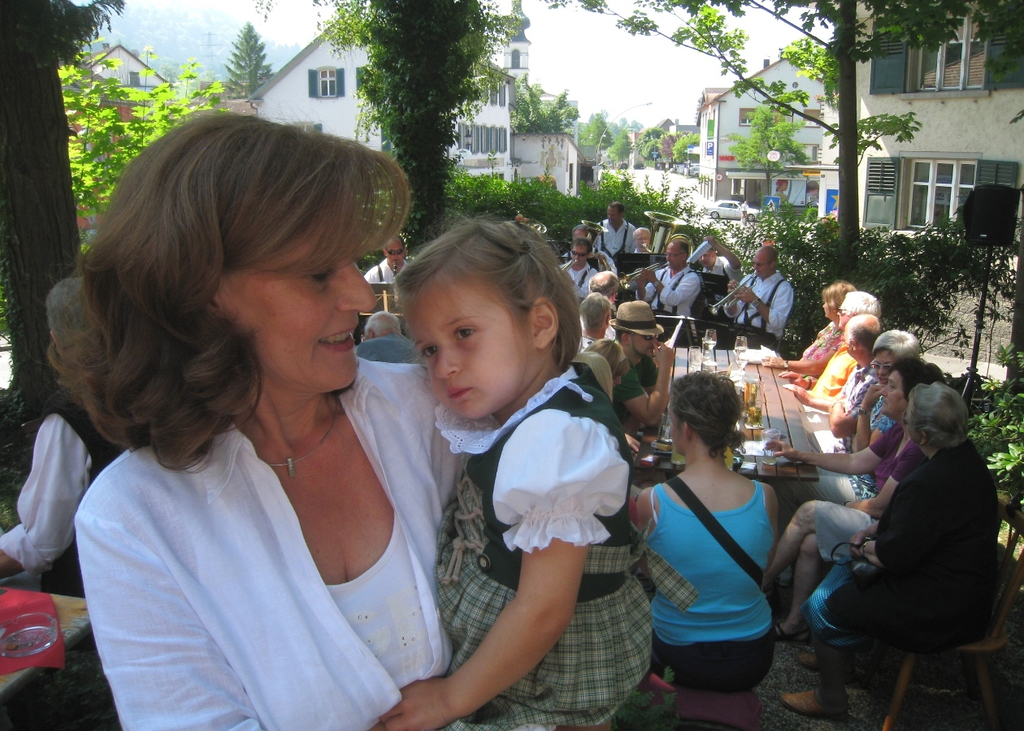 Frueschoppen Reiner mit Bierblosn 2010 _7__jpg-1277664947
