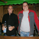 G__nter und Ludi beim Ausschank.JPG