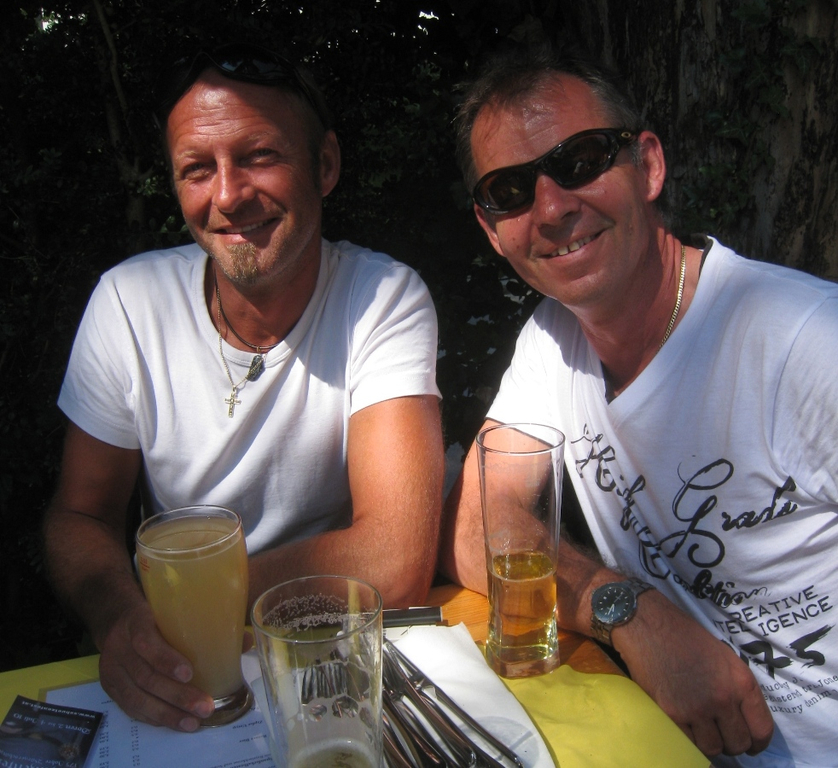 Frueschoppen Reiner mit Bierblosn 2010 _31__jpg-1277665261